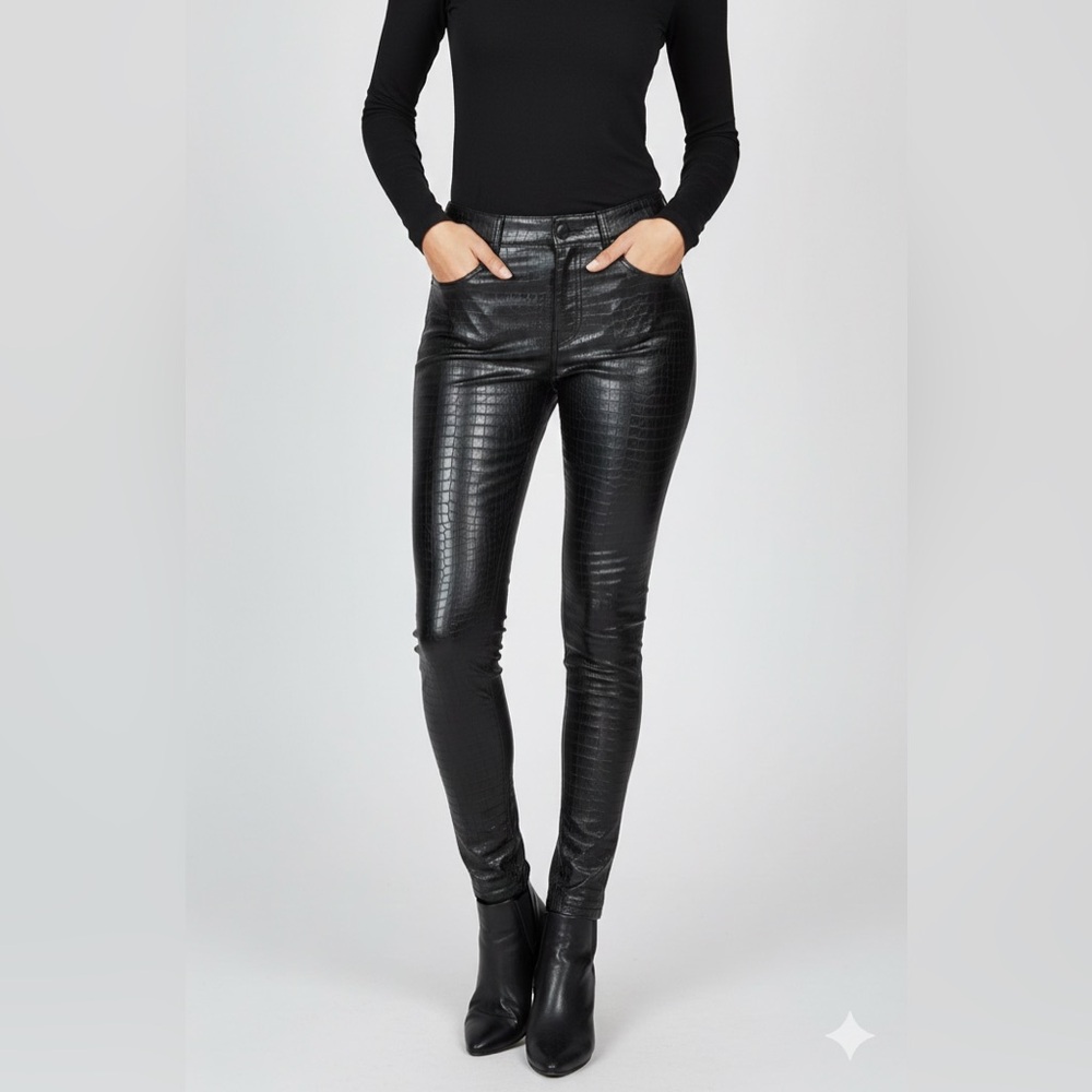7 For All Mankind Faux Leather Croc Textured Embossed Leggings Size Small